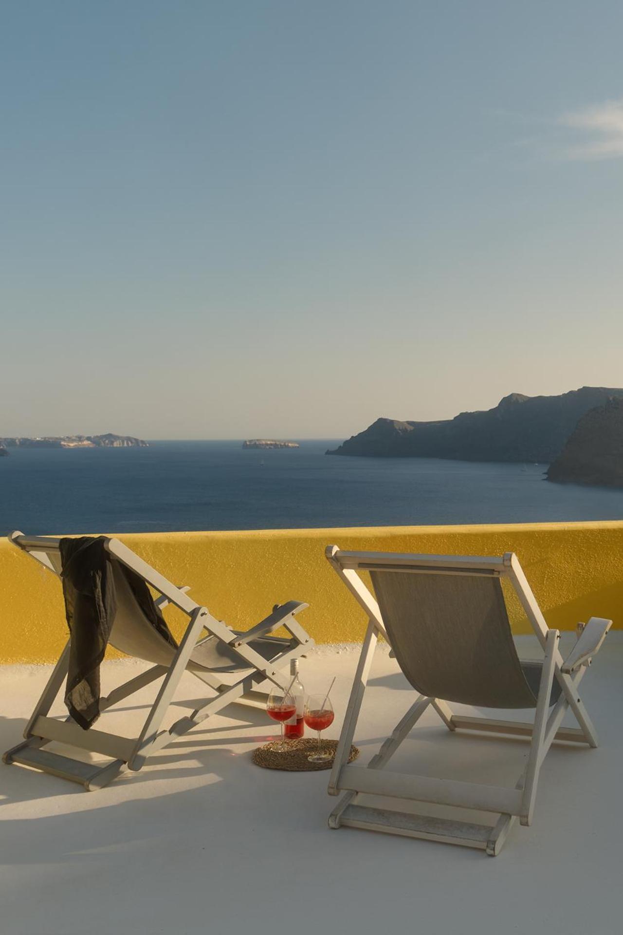 Ilivatos - Elegant Villa On The Caldera'S Edge Oía Eksteriør billede