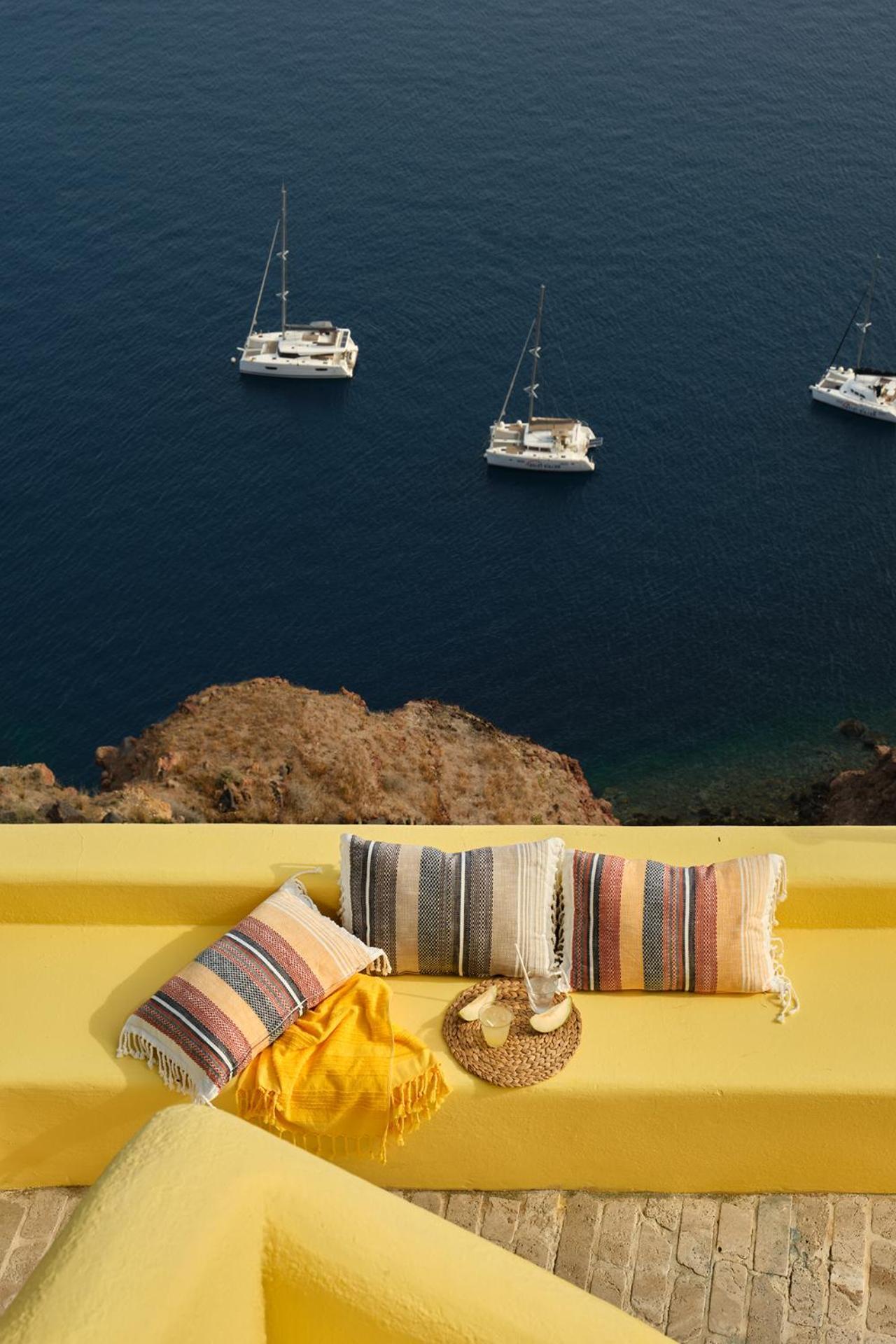 Ilivatos - Elegant Villa On The Caldera'S Edge Oía Eksteriør billede
