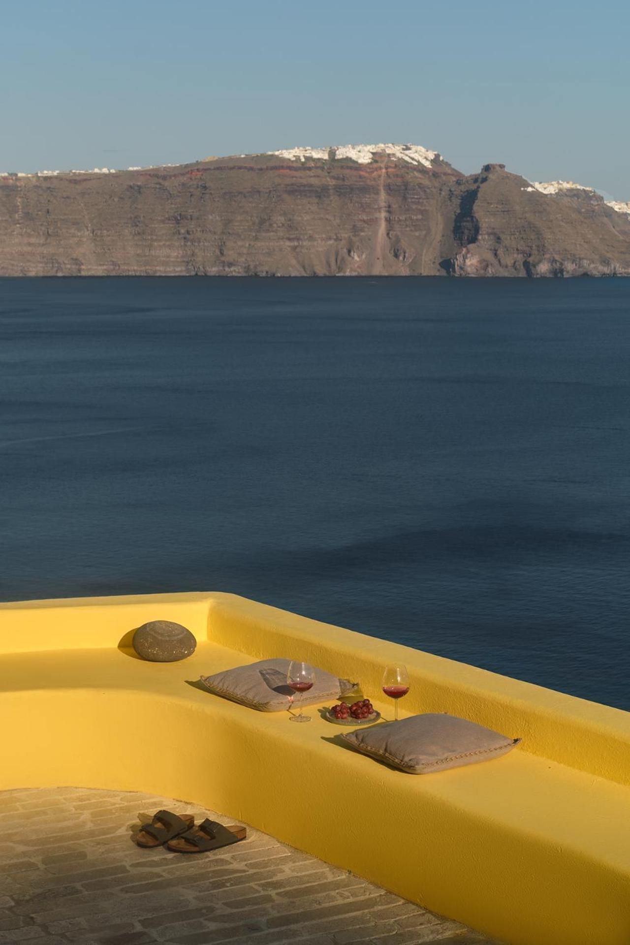 Ilivatos - Elegant Villa On The Caldera'S Edge Oía Eksteriør billede
